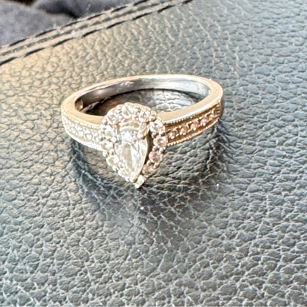 14K White Gold Zales Ring